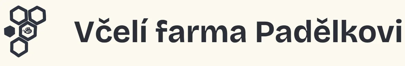 Logo Včelí farmy Padělkovi: plástev a název